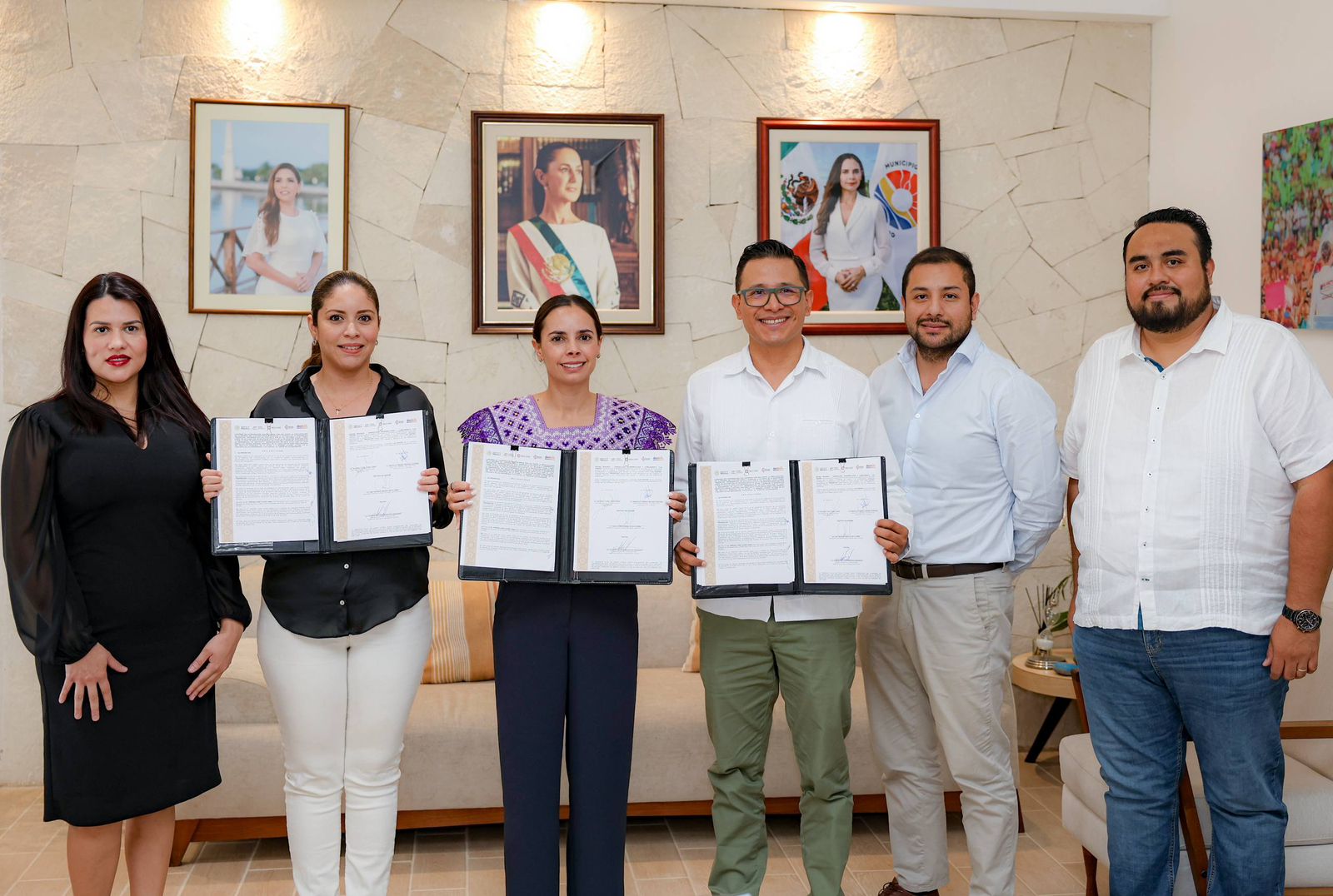 uploads/6/32/01 (2843).Jpeg